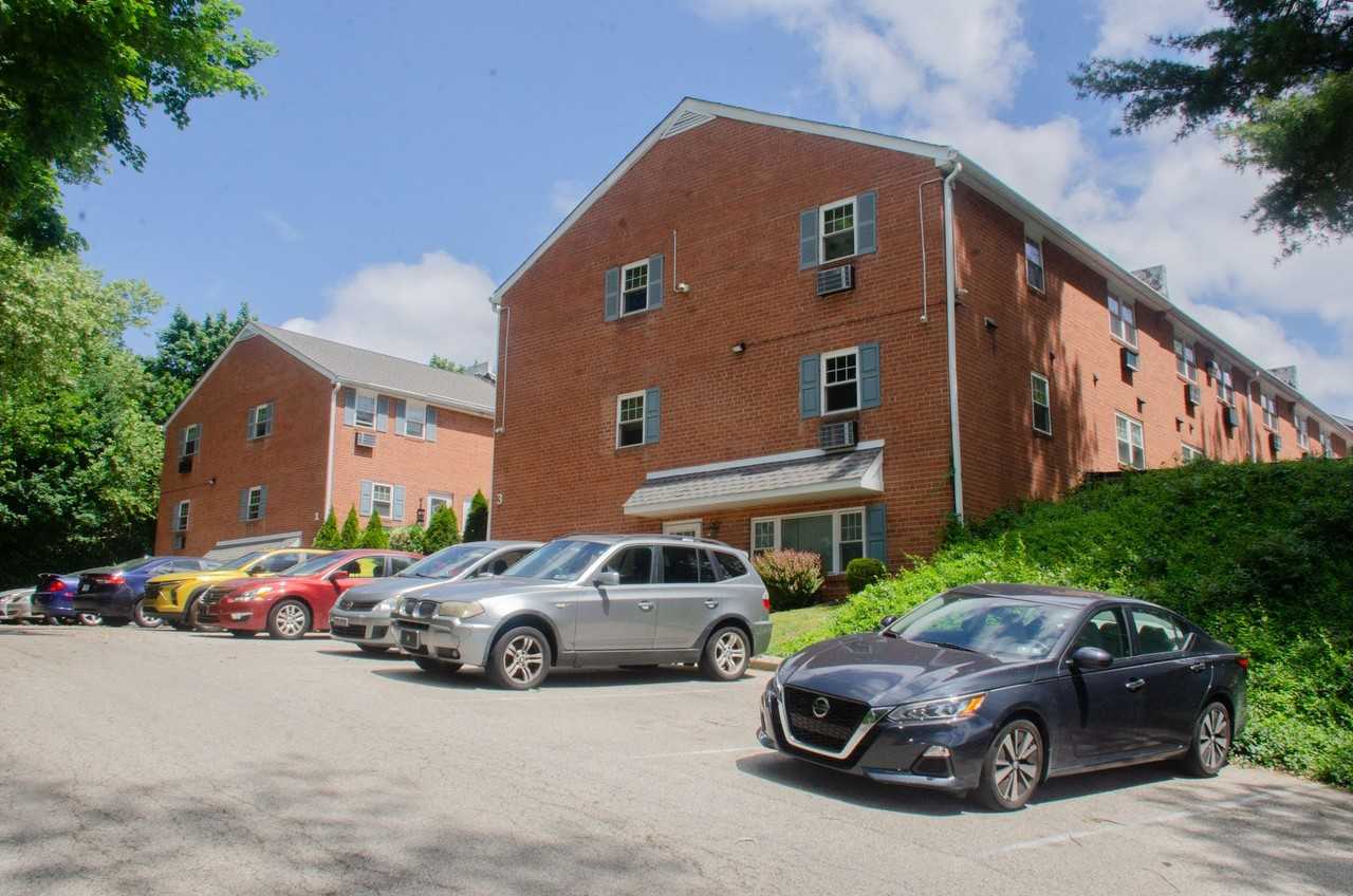 Prospect Court Apartments - Photo 2 of 31