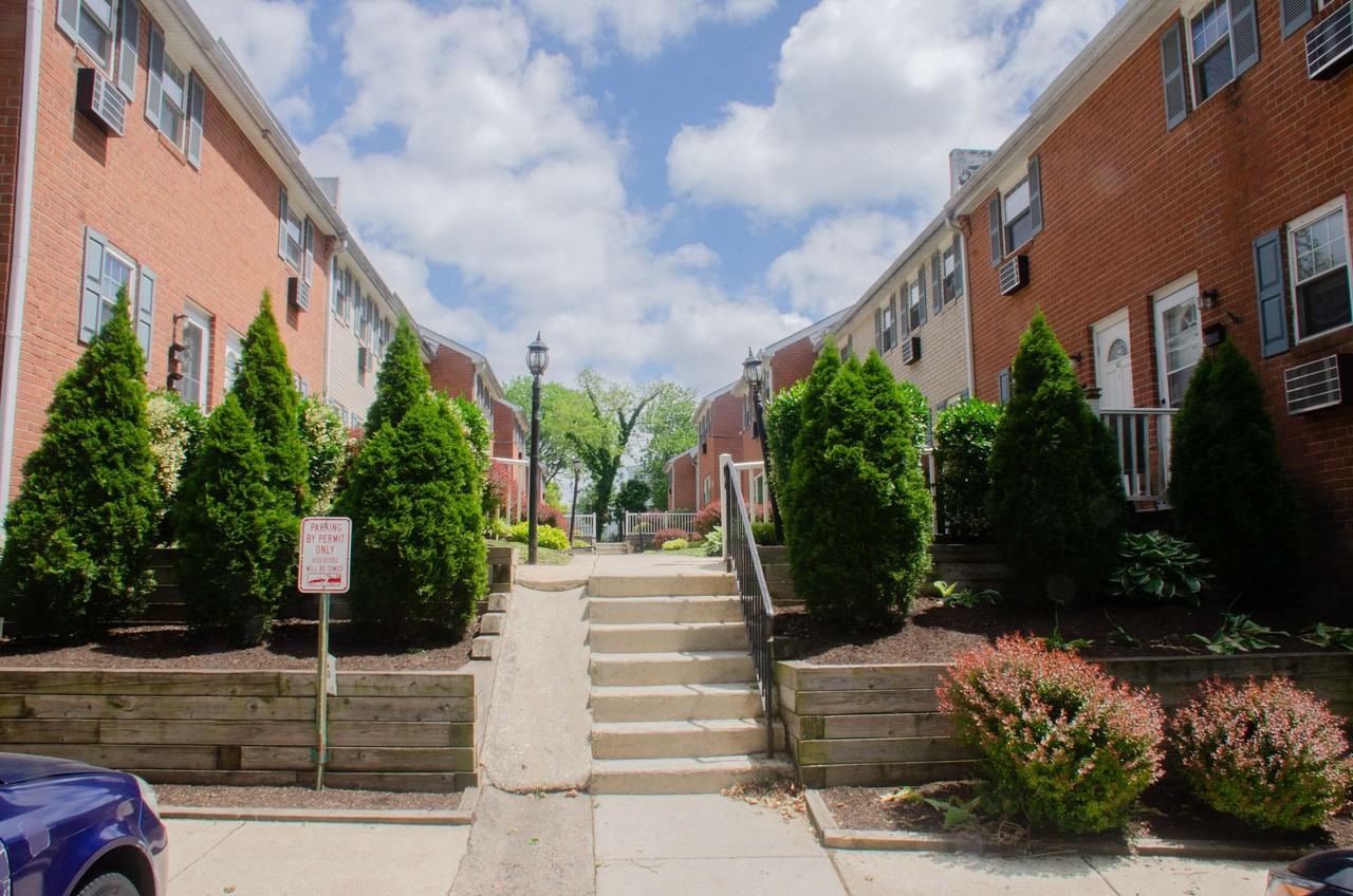 Prospect Court Apartments - Photo 4 of 31