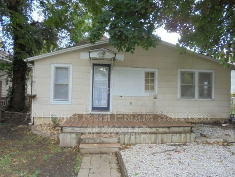 806 W Pershing St - Photo 5 of 19