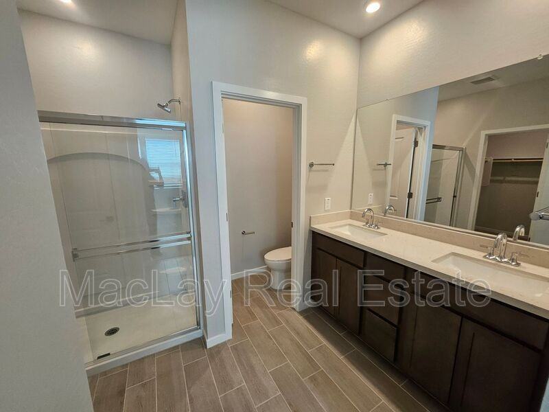 33723 N Blackwell Dr - Photo 4 of 11
