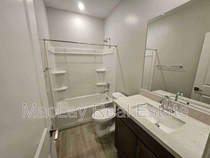 33723 N Blackwell Dr - Photo 7 of 11