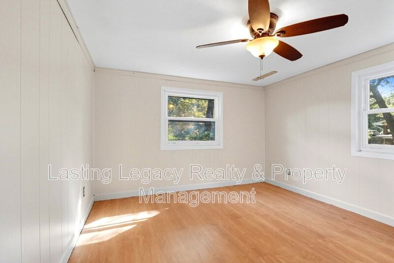 4850 Ellen Ave - Photo 7 of 35