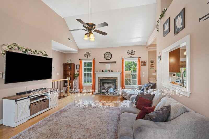 187 Marbrook Dr - Photo 6 of 47
