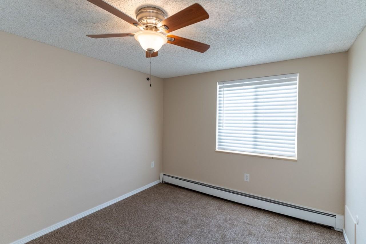 Knollwood and Tanglewood Apartments - Photo 6 of 30
