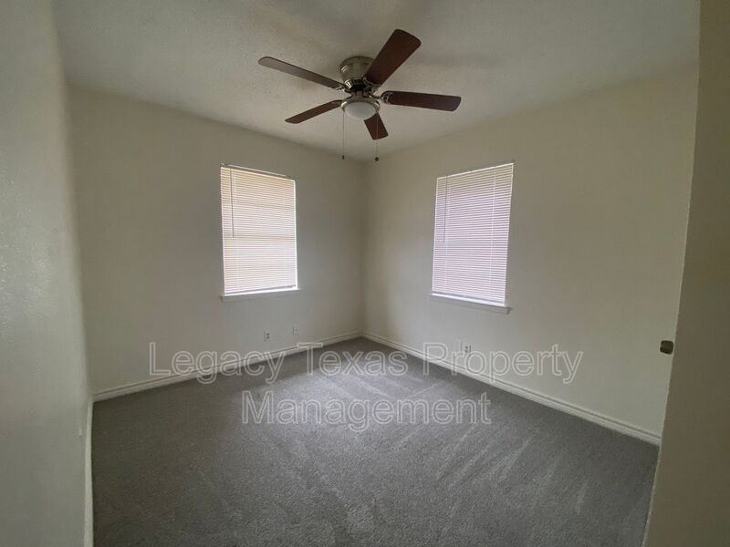 108 Pine St - Photo 7 of 12