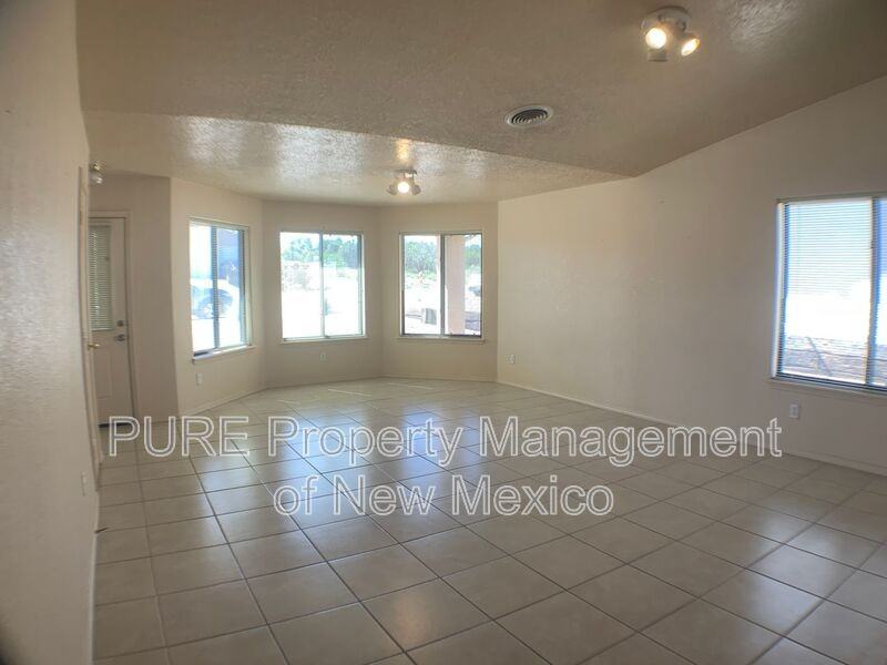 4108 Abbey Rd - Photo 3 of 14