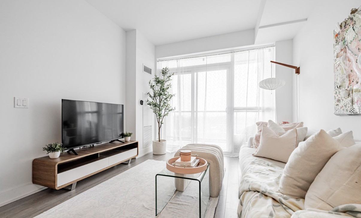 50 George Butchart Dr - Photo 4 of 7