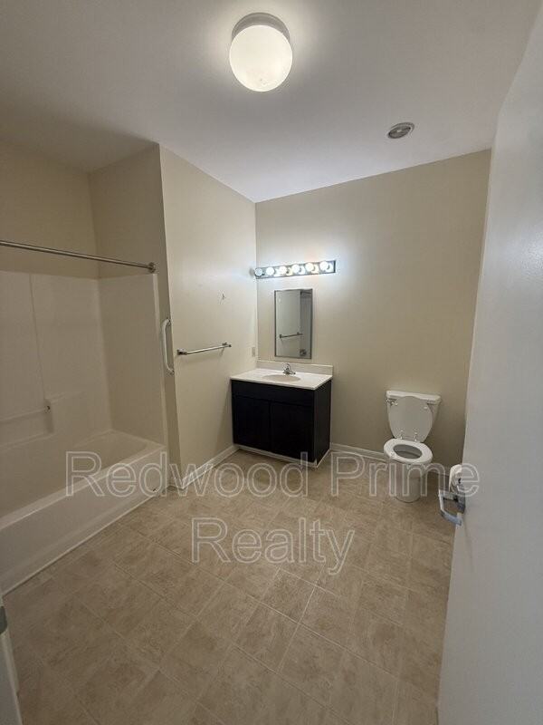 1318 19th Ave - Photo 7 of 25