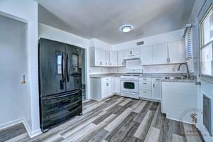 featured image of 1355 Mesa Ave
