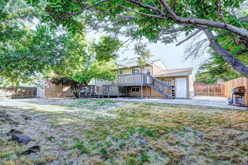 2801 Hall Ave - Photo 4 of 12