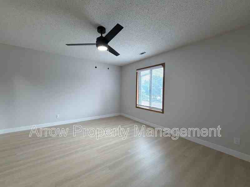2354 N 44th St #22 - Photo 7 of 11