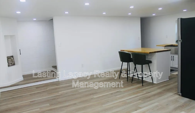 275 Milling Rd - Photo 5 of 26