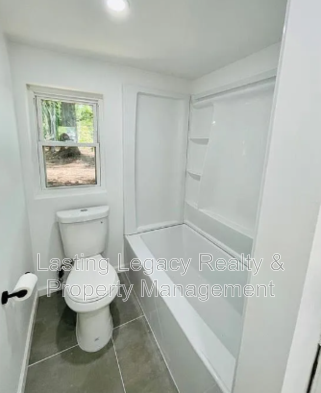 275 Milling Rd - Photo 7 of 26