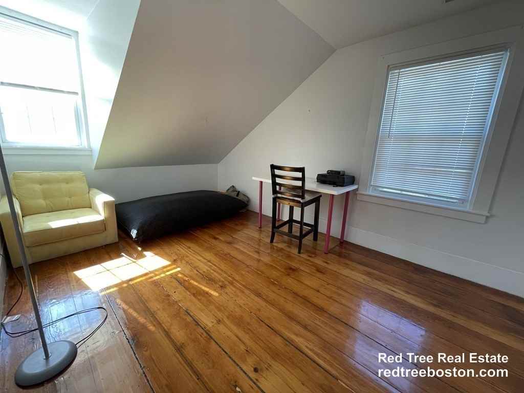 22 Maverick St #2 - Photo 4 of 15