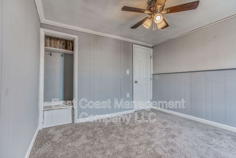 1253 Sargeant St - Photo 4 of 33