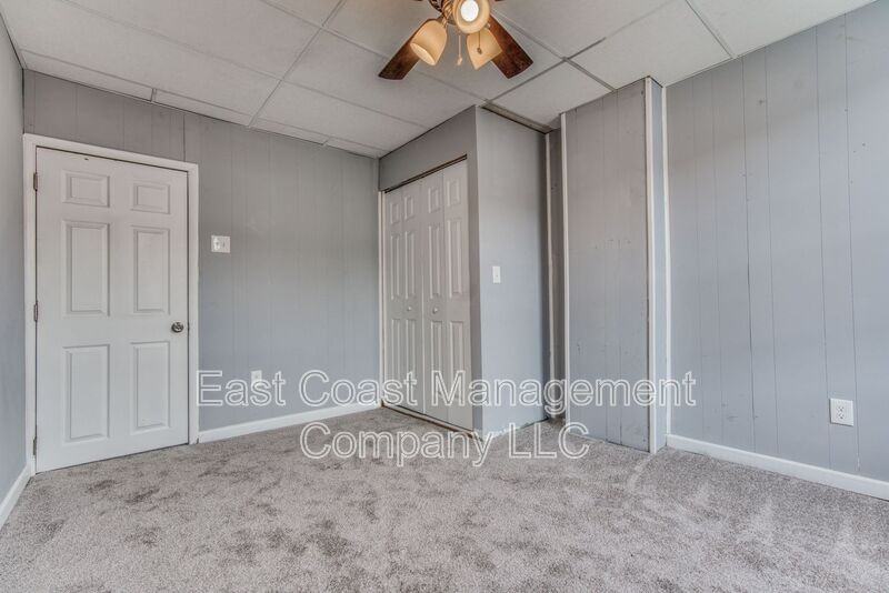 1253 Sargeant St - Photo 7 of 33