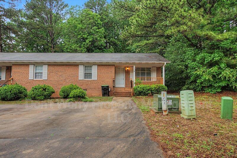 137 Crest Cir - Photo 2 of 12