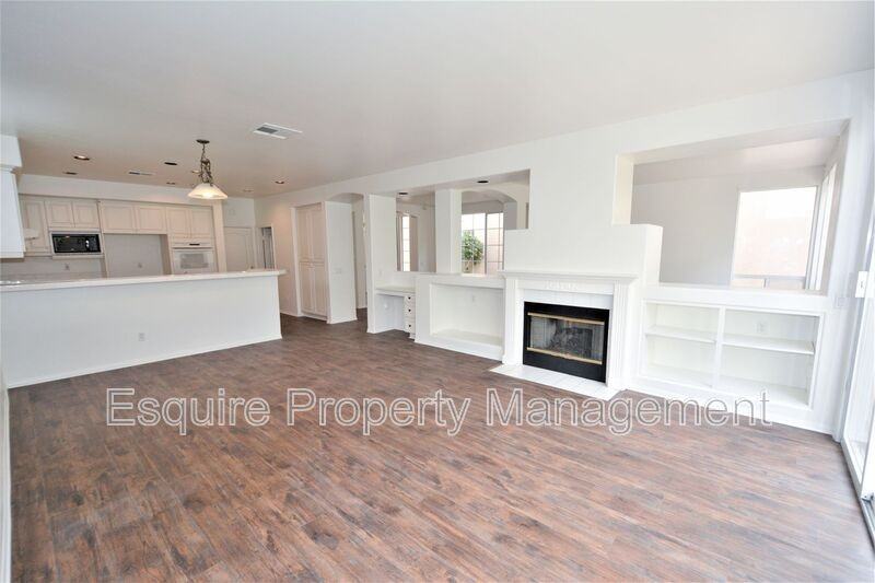 2861 Golf Villa Way - Photo 4 of 37