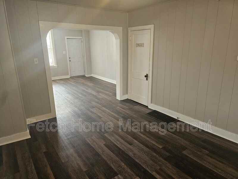 428 Smith St - Photo 3 of 22