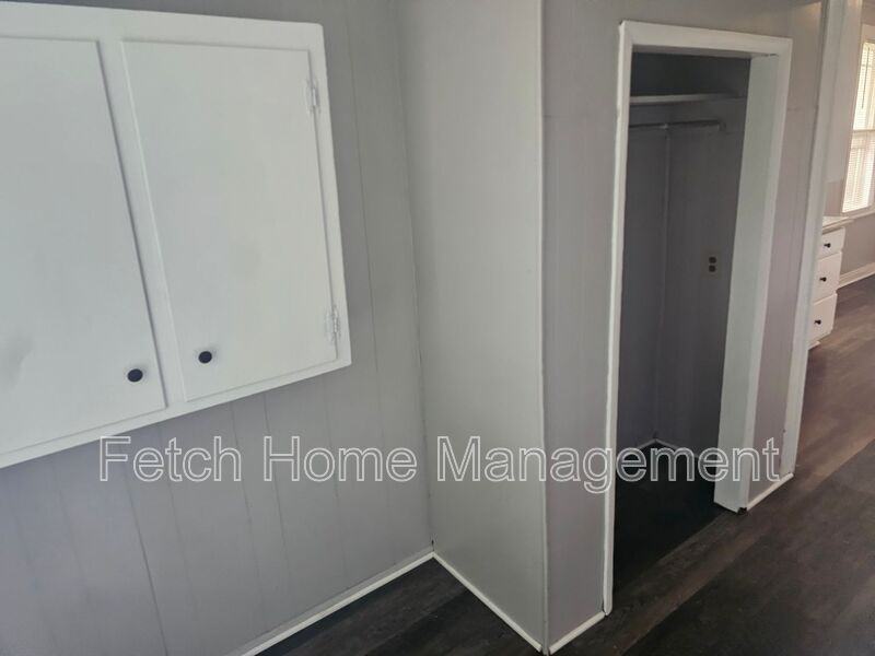 428 Smith St - Photo 7 of 22
