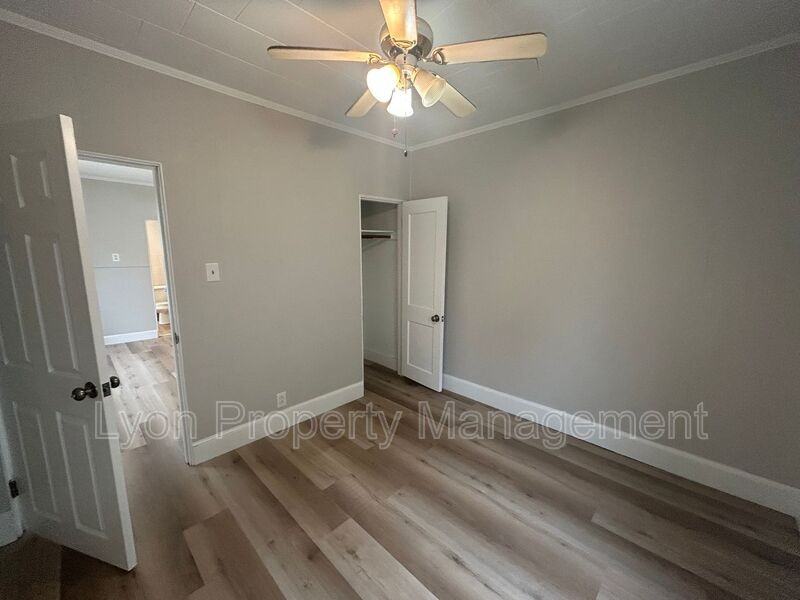 415 Main St #4 - Photo 6 of 11