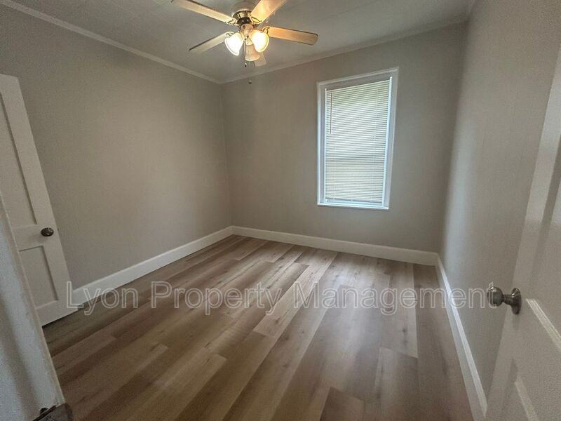 415 Main St #4 - Photo 7 of 11