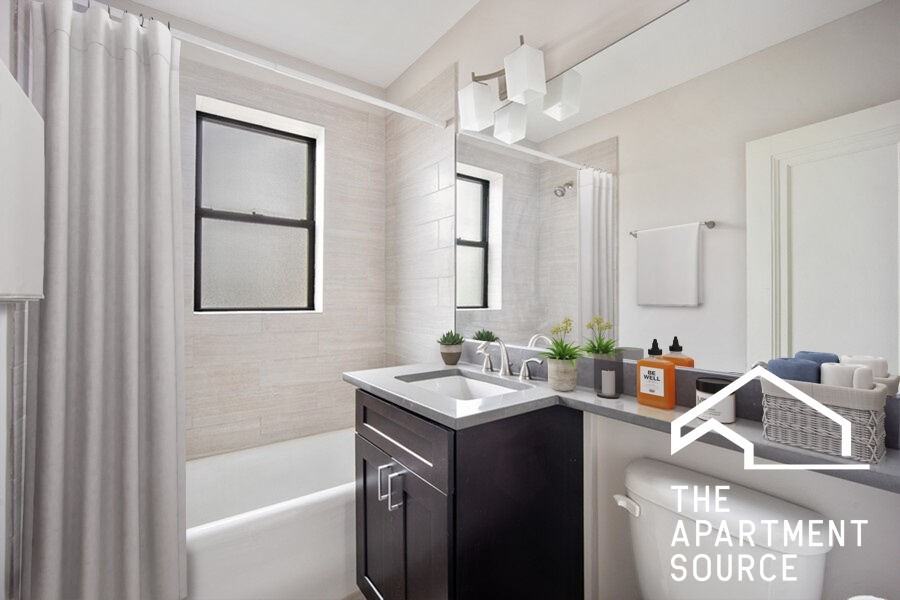 2323 N Rockwell St #B1 - Photo 3 of 13