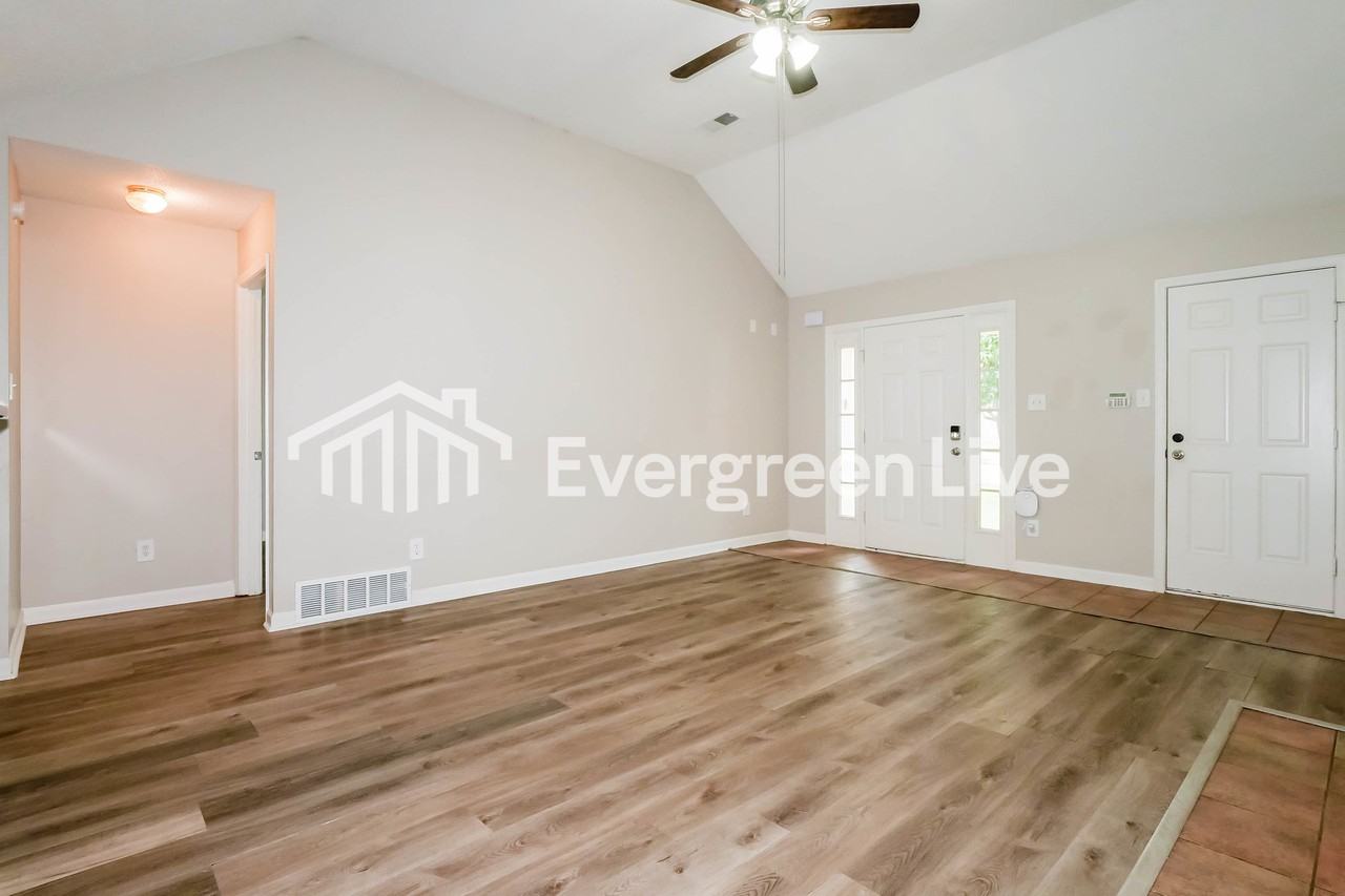 7267 Bridgefield Dr - Photo 3 of 15