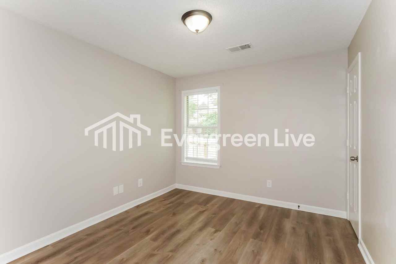 7267 Bridgefield Dr - Photo 7 of 15