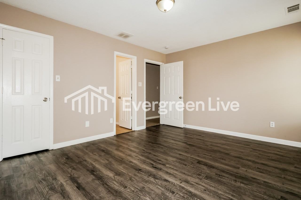 3915 Old Brownsville Rd - Photo 7 of 15