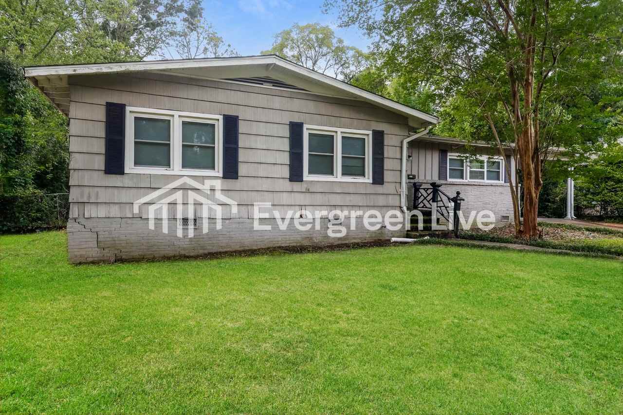 1535 Winchester St - Photo 2 of 15
