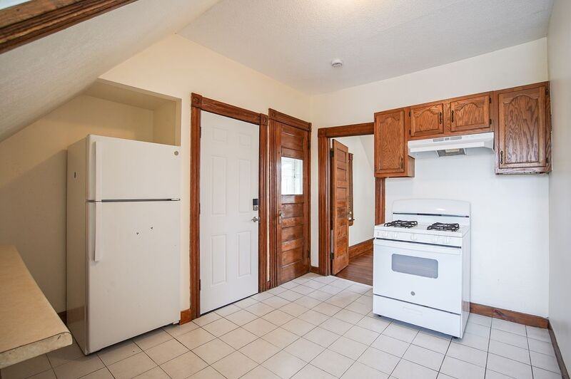 74 Crystal Ave #3rdFL - Photo 5 of 19