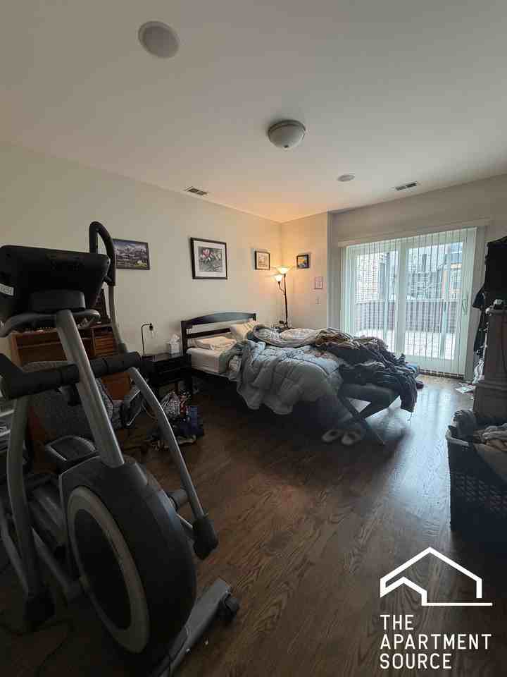 2127 W Division St #1 - Photo 6 of 21