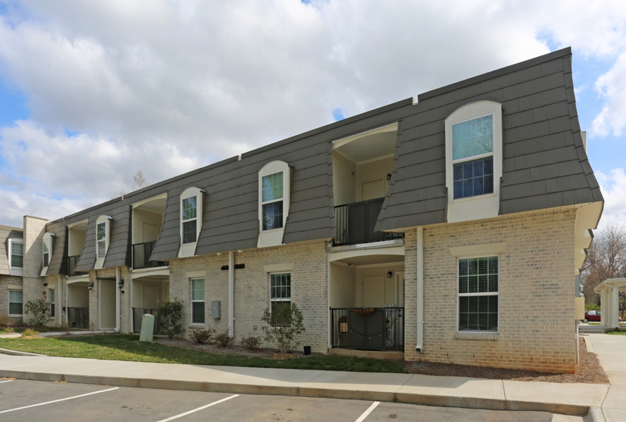 Courtyard Commons - Photo 4 of 17