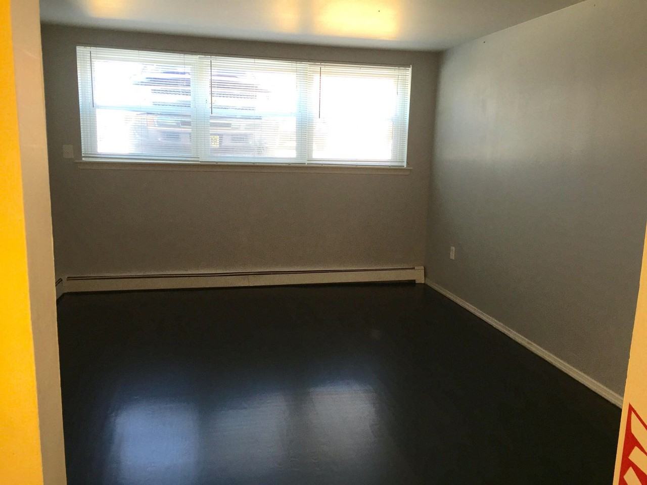 407 7th Ave - Photo 5 of 8