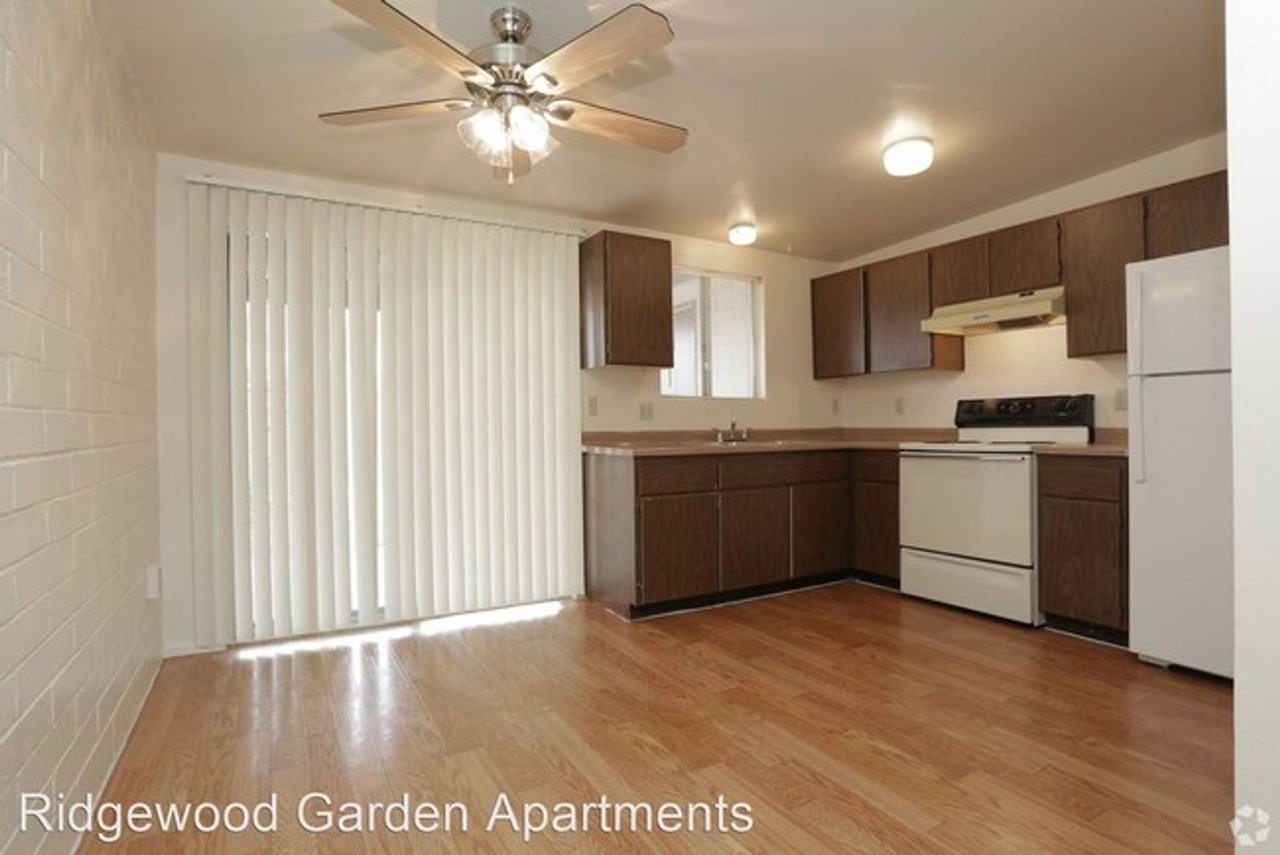 Ridgewood Garden Apartments - Photo 7 of 11