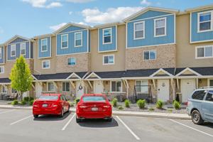 featured image of 4010 E Sunbury Ln