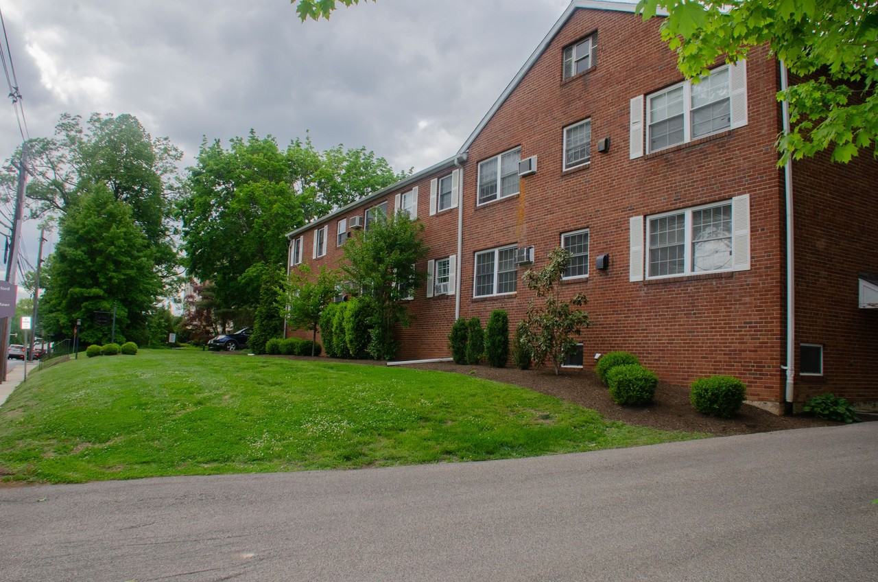 Suburban Square Apartments - Photo 2 of 32