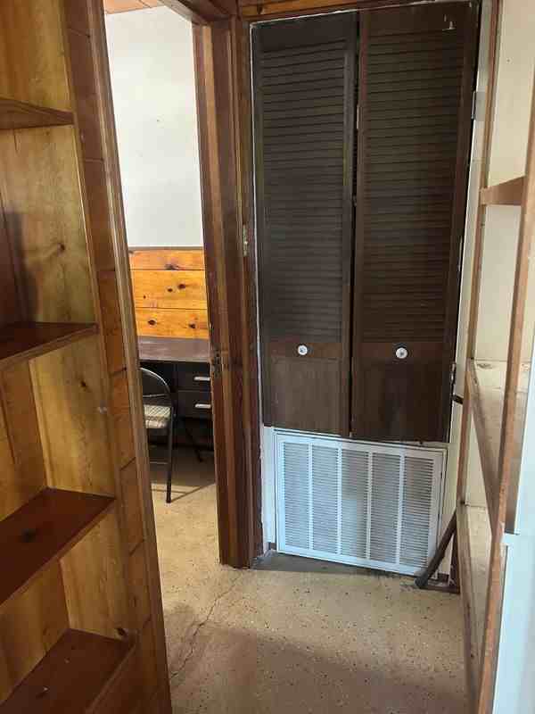 1315 E 4th St - Photo 7 of 8
