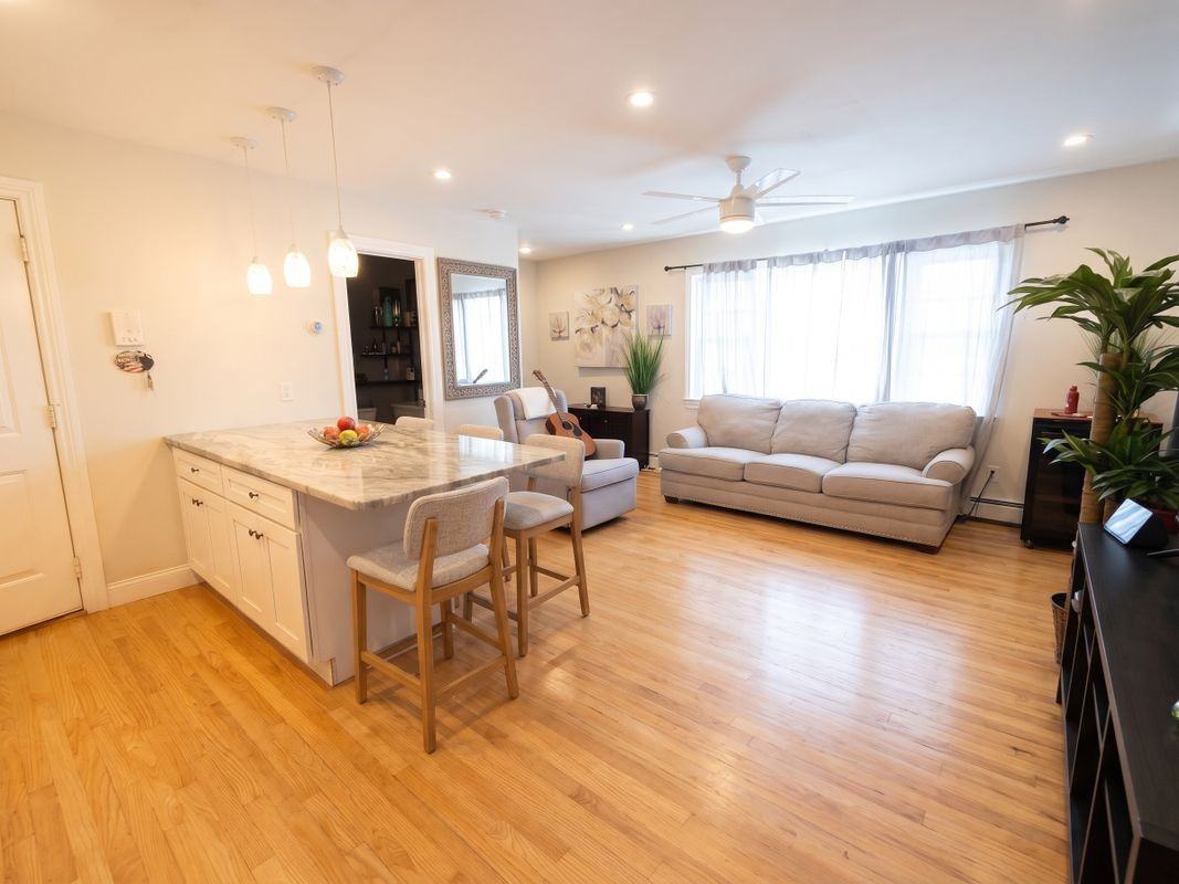4177 Merrick Rd ##2 - Photo 3 of 7