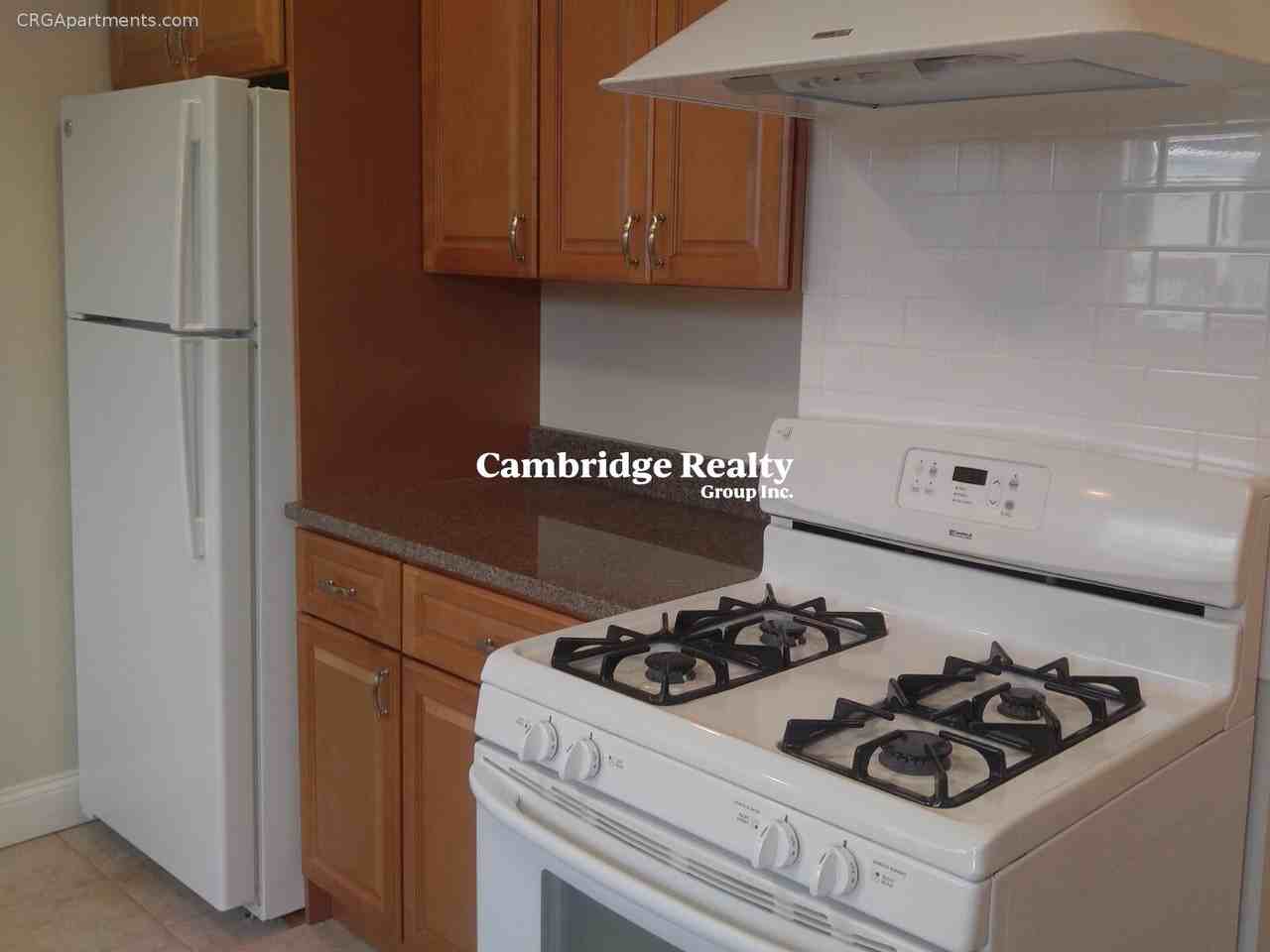 69 Newton St #2L - Photo 4 of 15