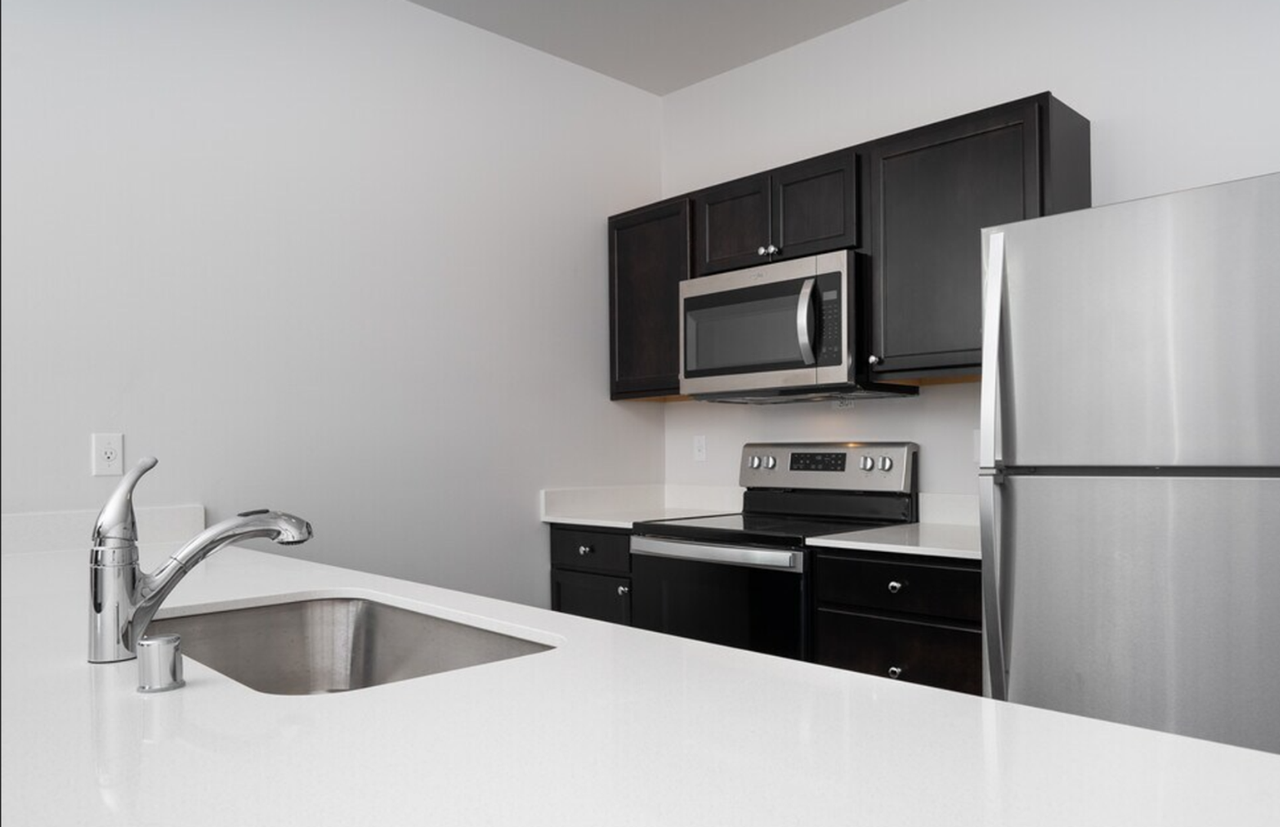Hub City Apartments - Photo 5 of 17