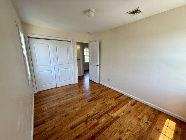 1005 6th St - Photo 7 of 14