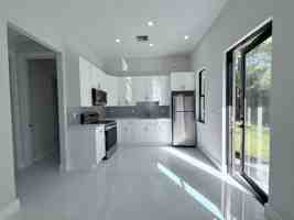 featured image of 4681 18th Ave Se
