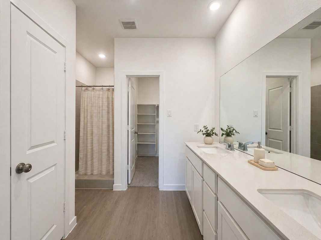 513 Robin St - Photo 6 of 12