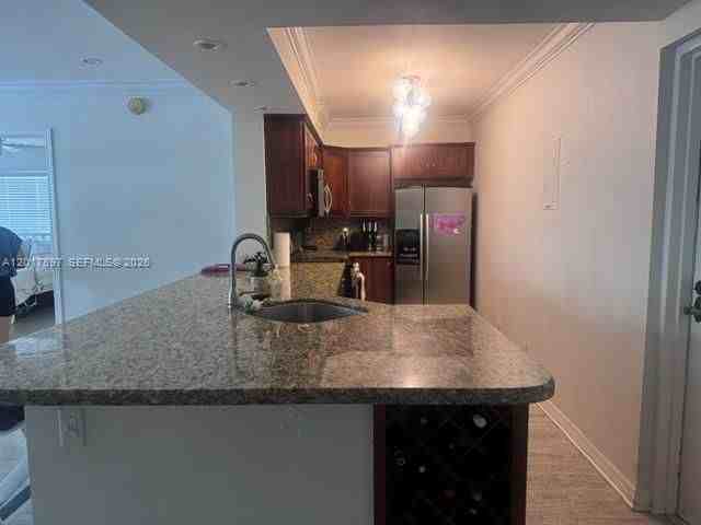 615 Ne 12th Ave ##109 - Photo 2 of 10