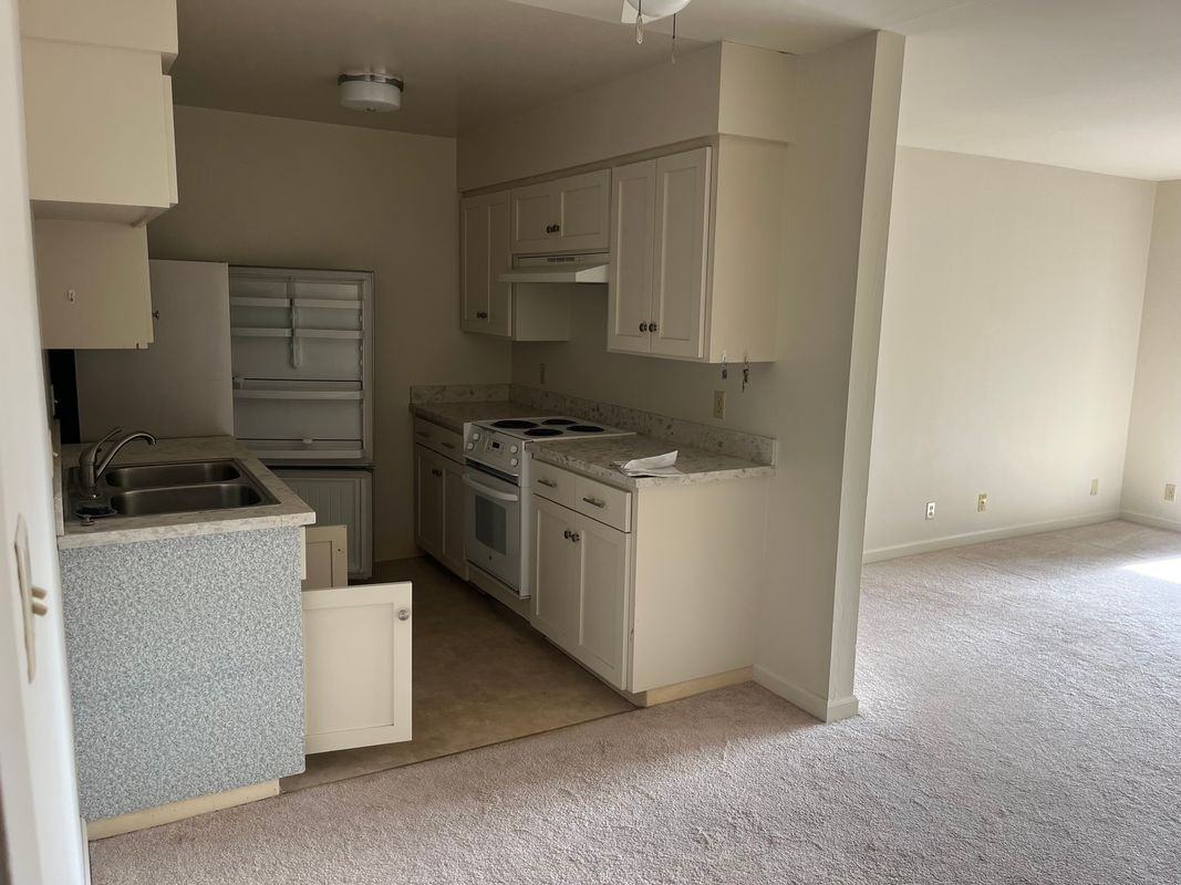 33 Atlas Ave - Photo 2 of 9