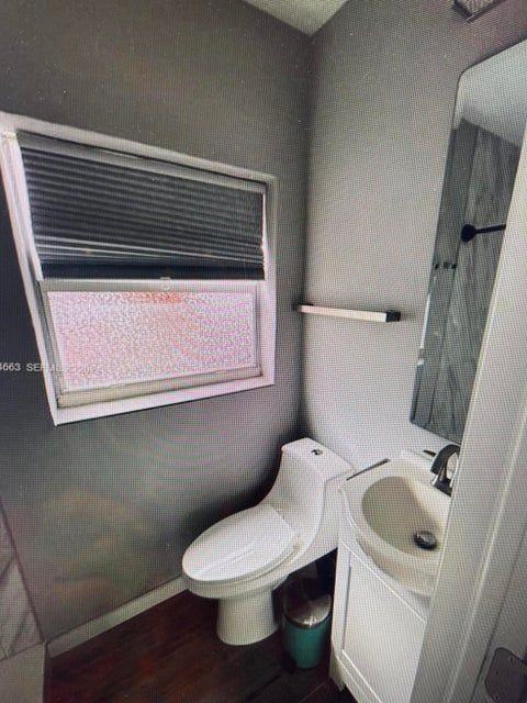 1329 Ne 5th Ave ##4 - Photo 5 of 11