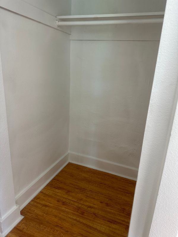 1714 W 35th St - Photo 5 of 7