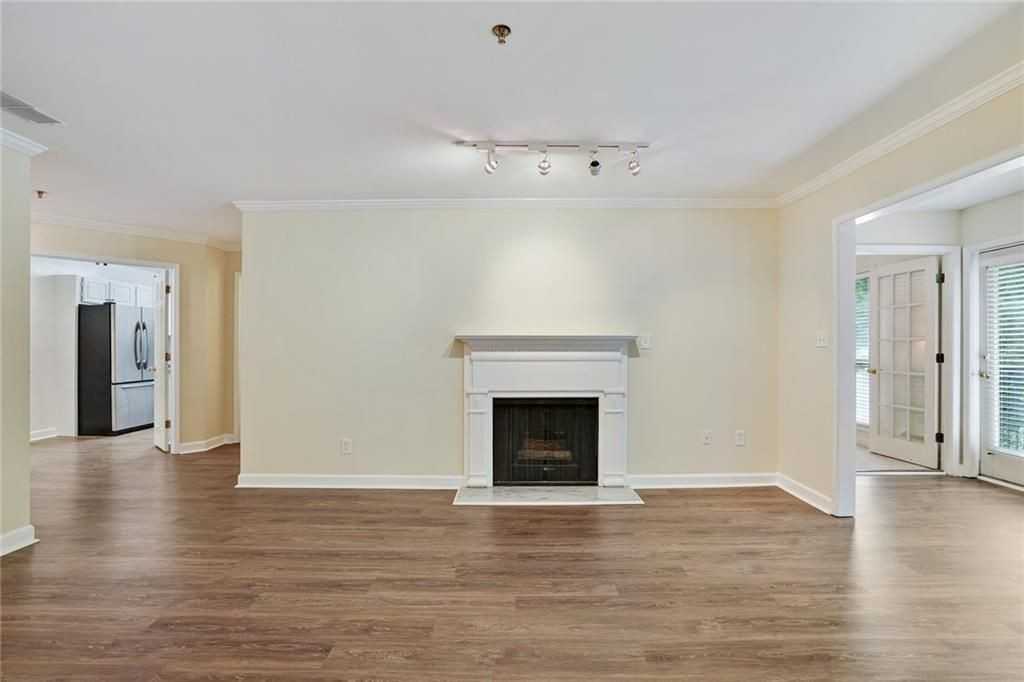 3203 Lenox Rd Ne ##6 - Photo 3 of 27